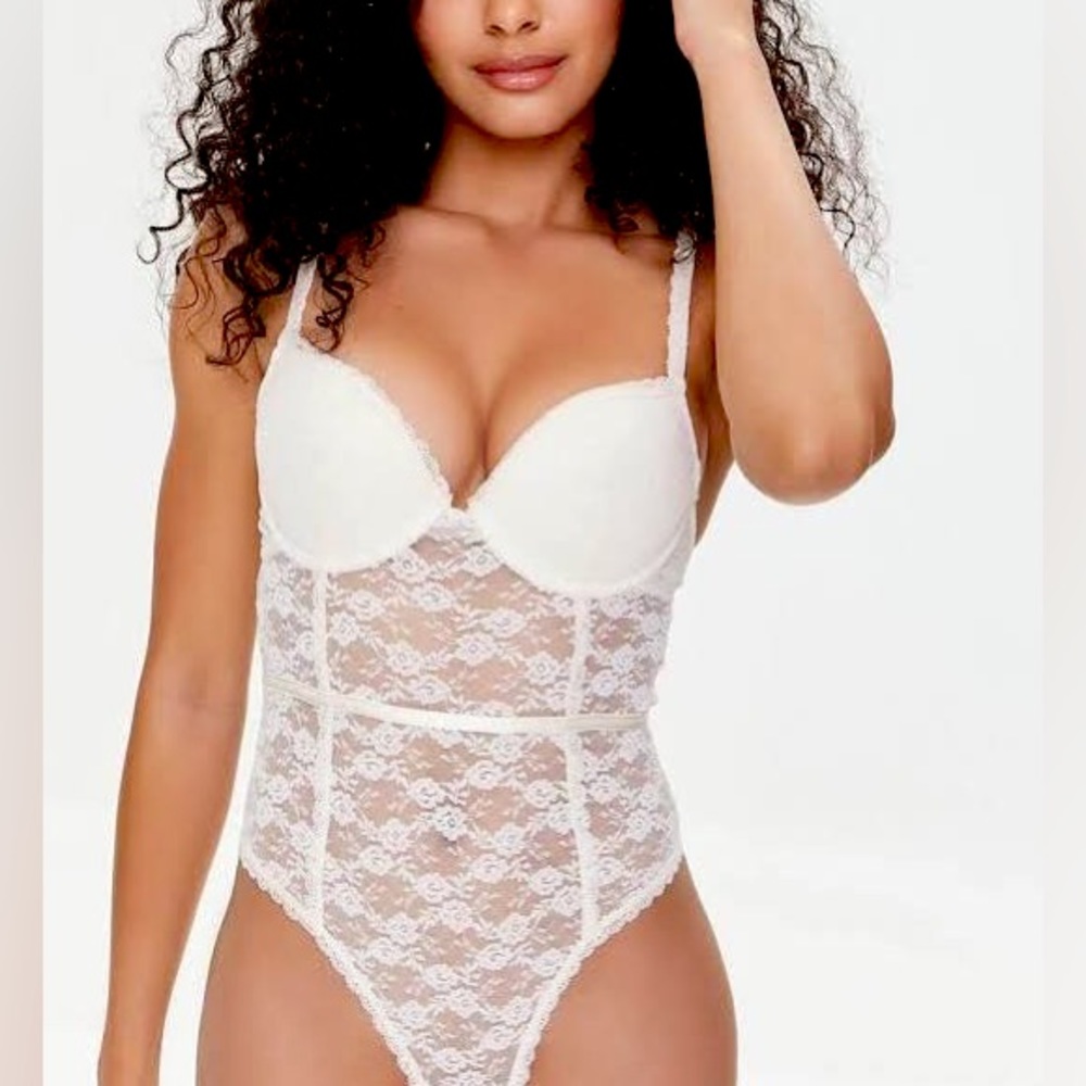Forever 21 lace floral bodysuit size small color nude/pink